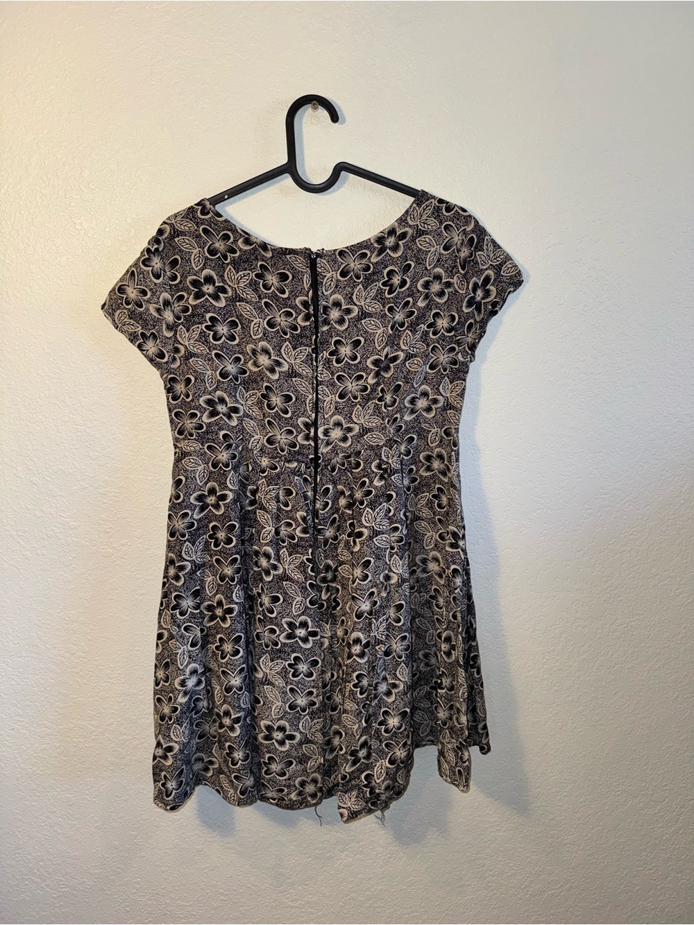 JR’s Dresses Vintage Black Cream Floral Print 90s Scoop Neck Mini Dress Size M - Picture 5 of 7